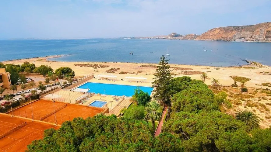 Apartamento de 4 dormitorios en Cabo De Las Huertas, España No. 2571 № 27