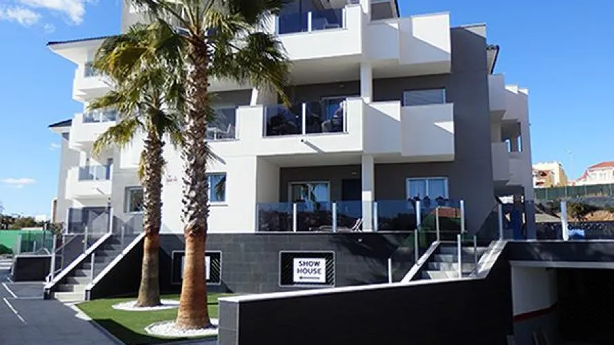 Apartamento de 2 dormitorios en Campoamor, España No. 1607 № 11