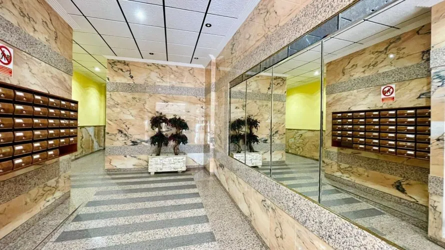 Apartamento de 3 dormitorios en Torrevieja, España No. 2635 № 2