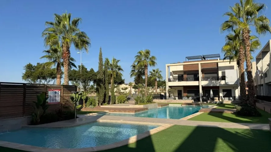 Apartamento de 2 dormitorios en Guardamar del Segura, España No. 2579 № 17