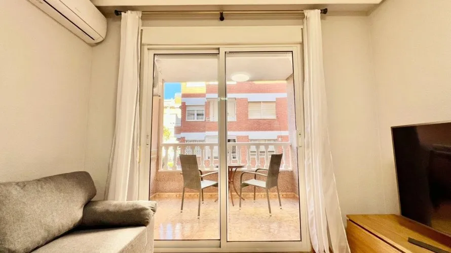 Apartamento de 2 dormitorios en Torrevieja, España No. 2438 № 15
