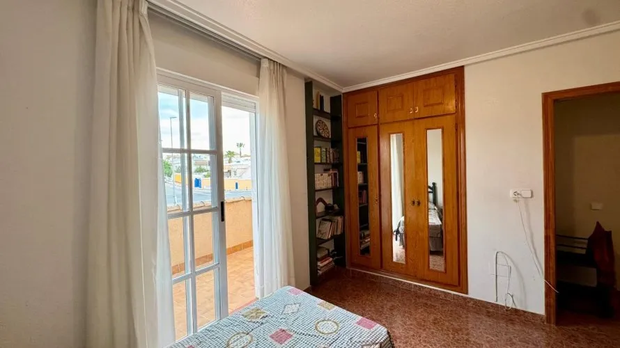 Apartamento de 3 dormitorios en Torrevieja, España No. 2302 № 14