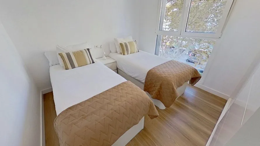 Apartamento de 2 dormitorios en Benidorm, España No. 1563 № 3