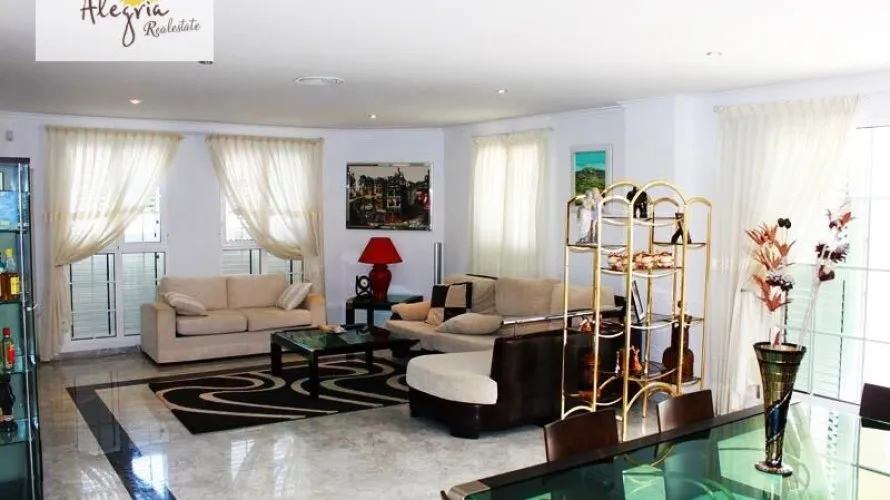 Apartamento de 4 dormitorios en L'Eliana, España No. 2481 № 8