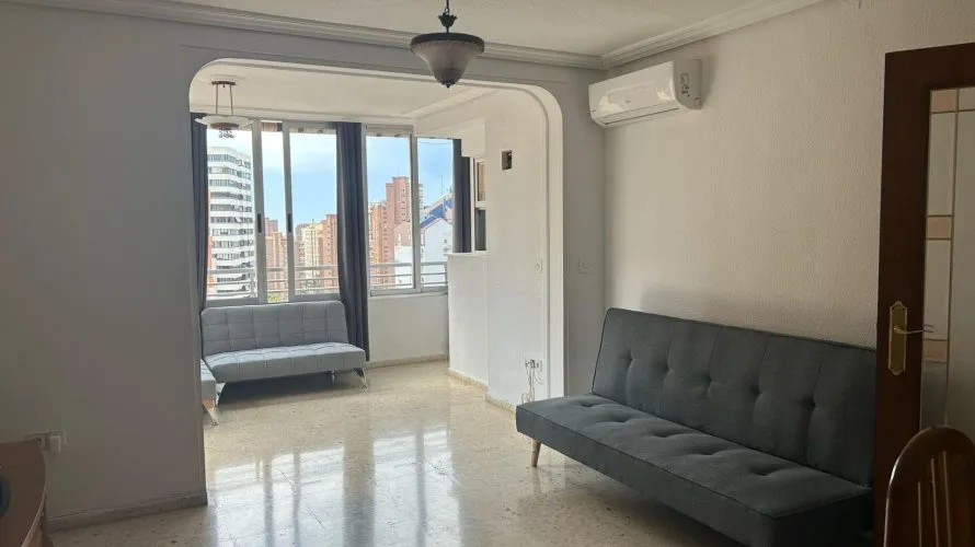 Apartamento de 2 dormitorios en Benidorm, España No. 2072 № 2
