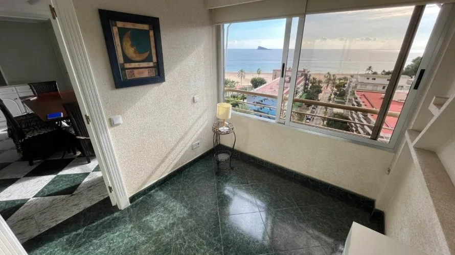 Apartamento de 2 dormitorios en Benidorm, España No. 1735 № 12