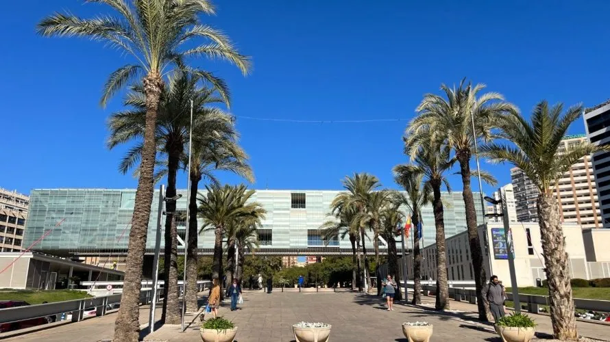 Propiedad comercial de 347m² en Benidorm, España No. 1869 № 19