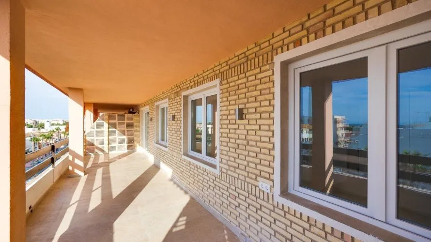 Apartamento de 3 dormitorios en Torrevieja, España No. 2193 № 6