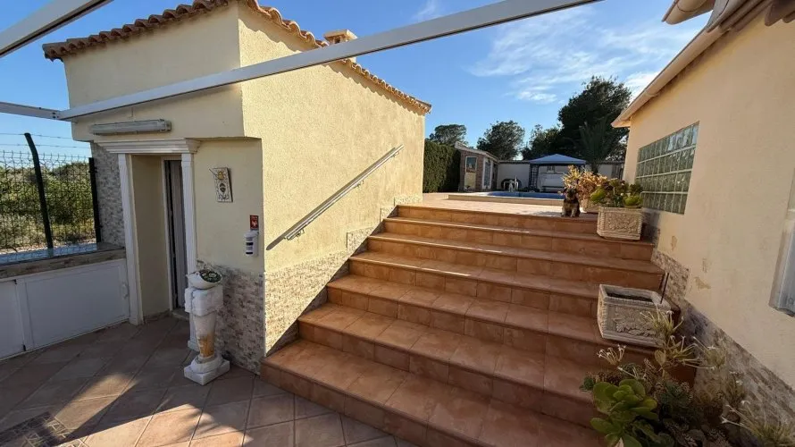 Villa de 4 dormitorios en Villamartin, España No. 2373 № 10