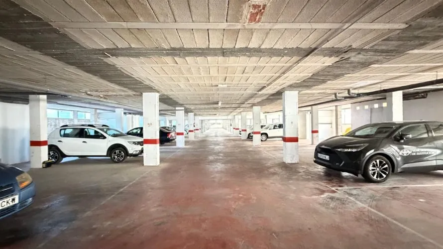 Propiedad comercial de 2800m² en Torrevieja, España No. 2675 № 15