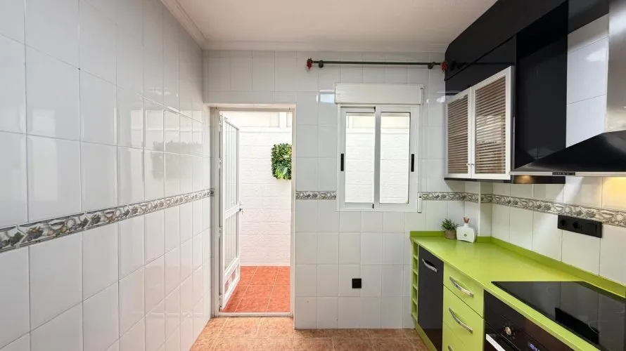 Сasa de 3 dormitorios en Alicante, España No. 2374 № 24