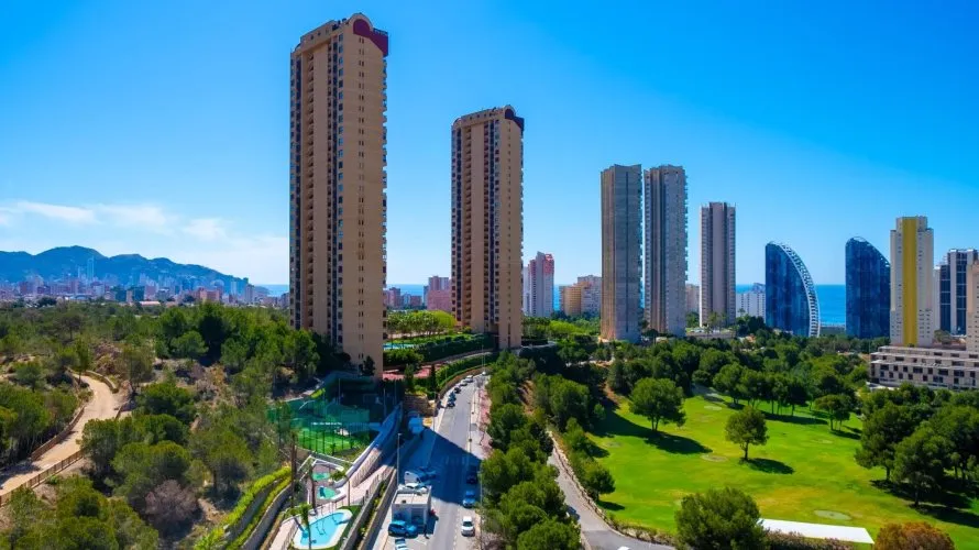 Apartamento de 2 dormitorios en Benidorm, España No. 2074 № 9