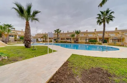 Bungalow de 5 dormitorios en Los Altos, España No. 1900
