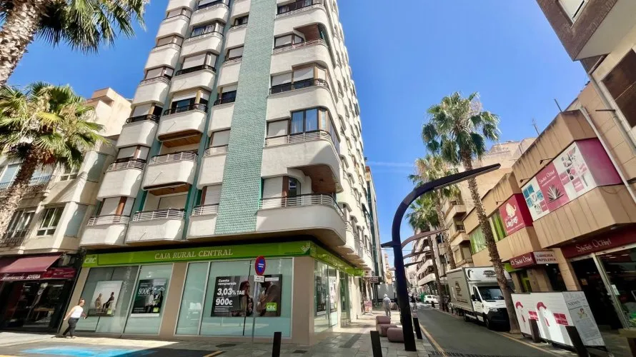 Apartamento de 3 dormitorios en Torrevieja, España No. 2718 № 8