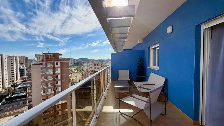 Apartamento de 3 dormitorios en Guardamar del Segura, España No. 2280 № 2