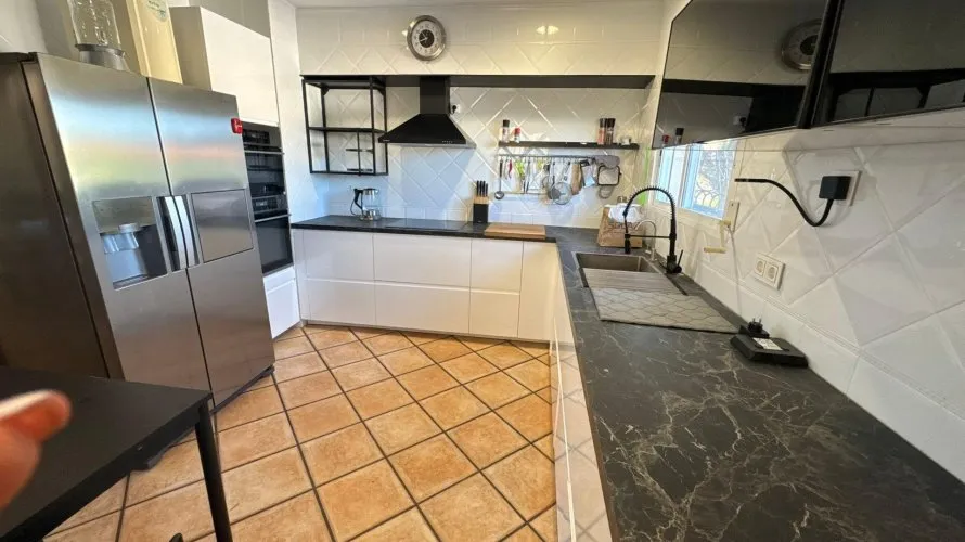 Villa de 4 dormitorios en Riba-roja de Túria, España No. 2601 № 3