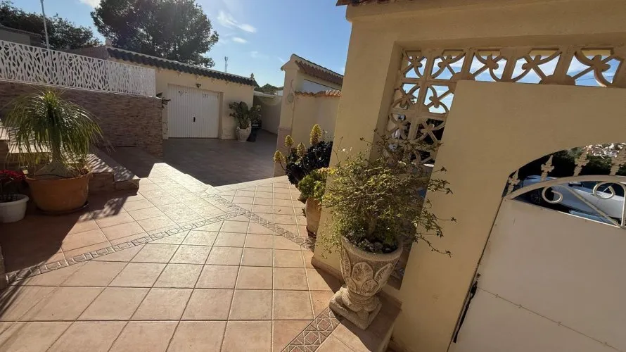 Villa de 4 dormitorios en Villamartin, España No. 2373 № 12