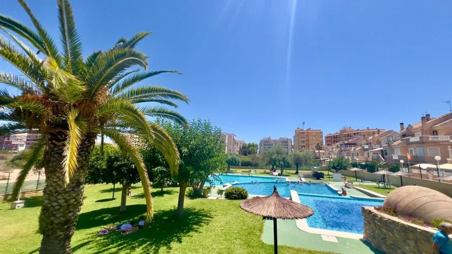 Bungalow de 1 dormitorio en Torreblanca, España No. 2649 № 24