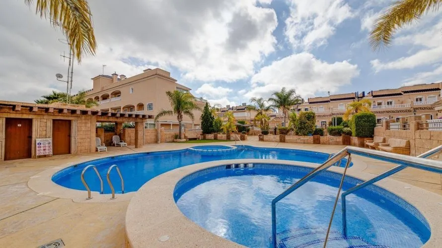 Apartamento de 2 dormitorios en Los Dolses, España No. 2674