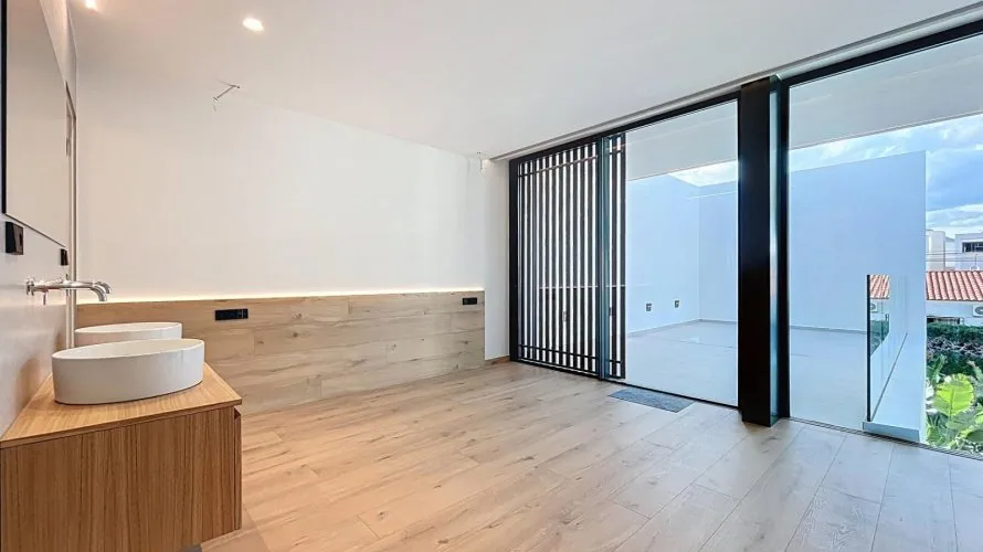 Villa de 3 dormitorios en Albir, España No. 2125 № 12