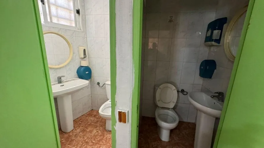 Propiedad comercial de 118m² en Torrevieja, España No. 1483 № 11
