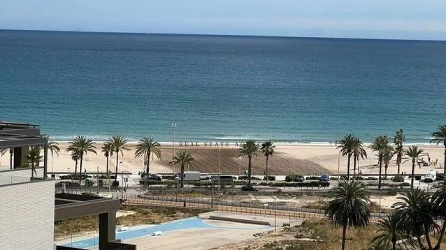 Ático de 3 dormitorios en Alicante, España No. 2226 № 1