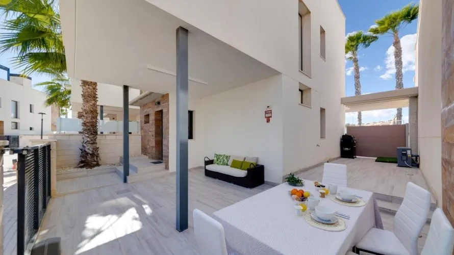 Villa de 3 dormitorios en La Zenia, España No. 1580 № 23