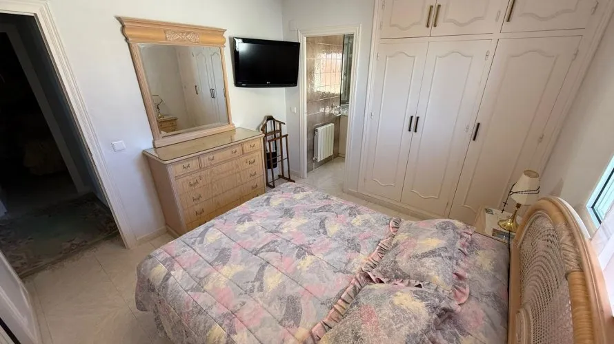 Villa de 4 dormitorios en Villamartin, España No. 2373 № 11