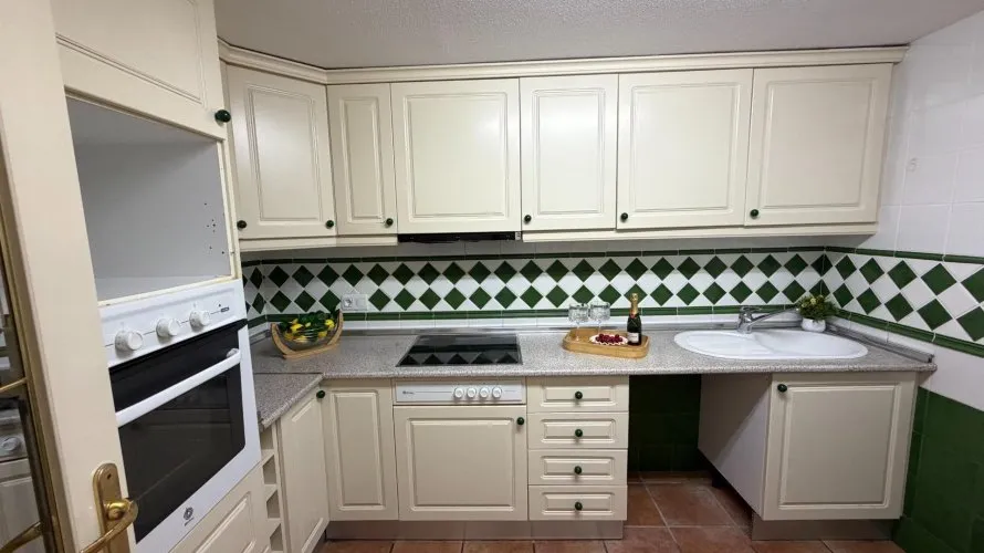 Apartamento de 2 dormitorios en Alicante, España No. 2465 № 2