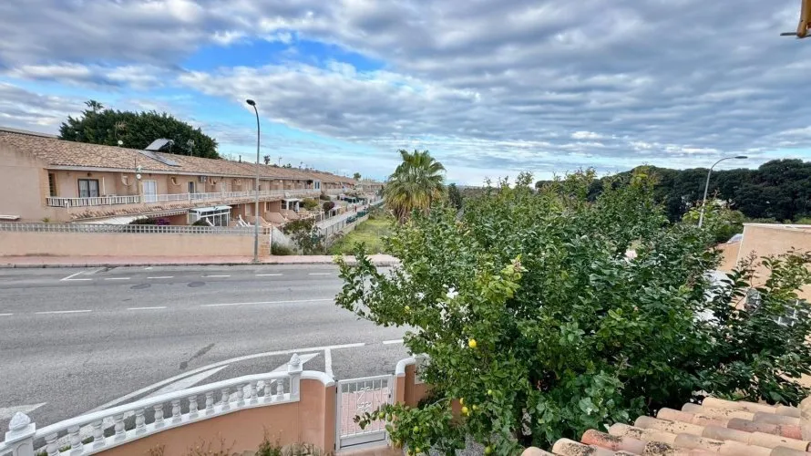 Apartamento de 3 dormitorios en Torrevieja, España No. 2302 № 23