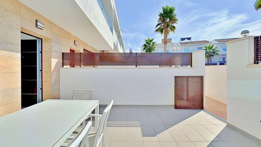 Bungalow de 3 dormitorios en Torrevieja, España No. 2167 № 19