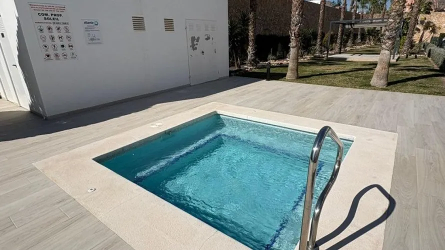 Apartamento de 2 dormitorios en Villamartin, España No. 2276 № 1