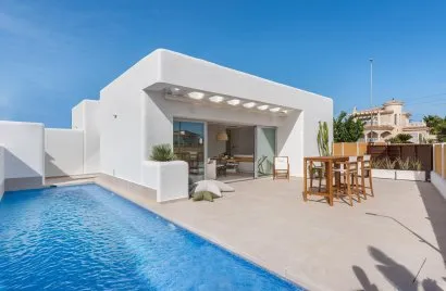 Villa de 3 dormitorios en Los Alcázares, España No. 2160