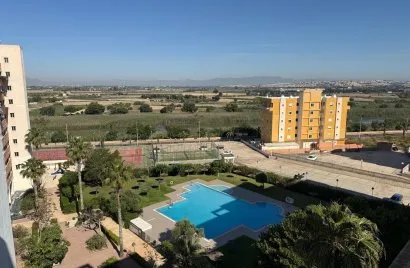 Apartamento de 2 dormitorios en Guardamar del Segura, España No. 2685