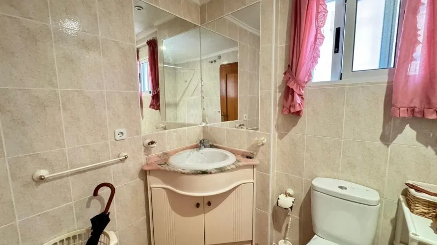 Apartamento de 3 dormitorios en Torrevieja, España No. 2302 № 17