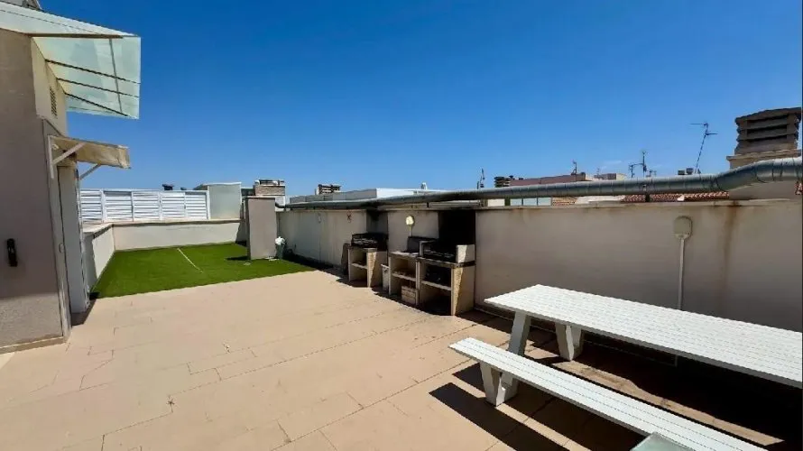 Apartamento de 2 dormitorios en Torrevieja, España No. 2083 № 2