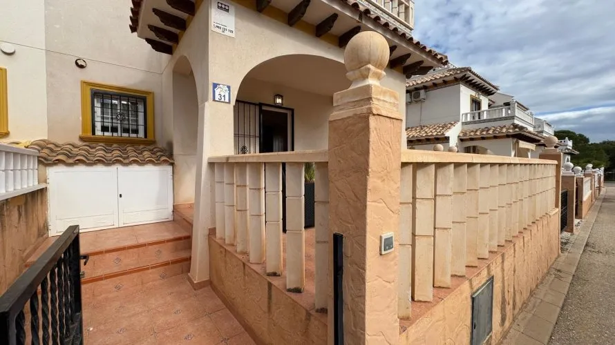 Сasa de 2 dormitorios en Alicante, España No. 1528 № 27