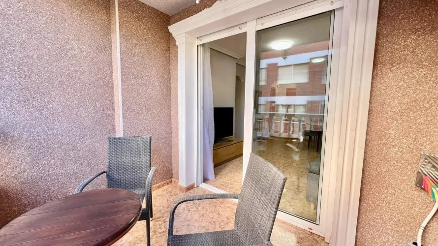 Apartamento de 2 dormitorios en Torrevieja, España No. 2438 № 10