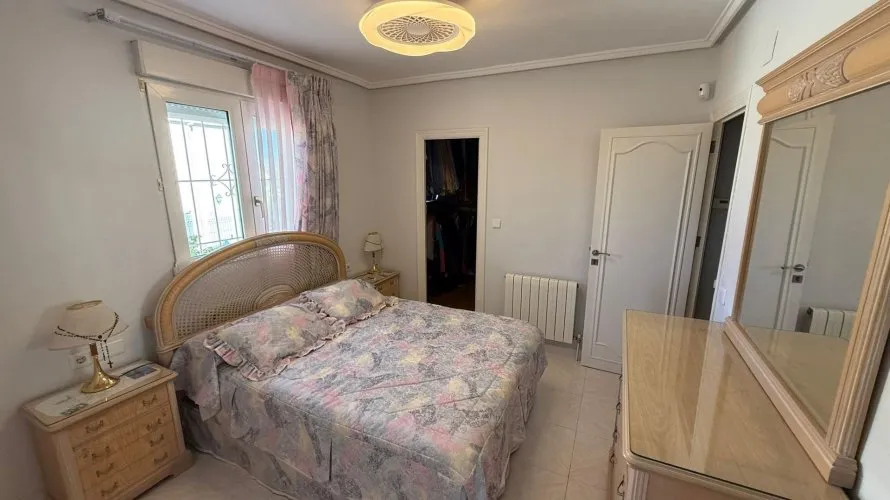 Villa de 4 dormitorios en Villamartin, España No. 2373 № 20