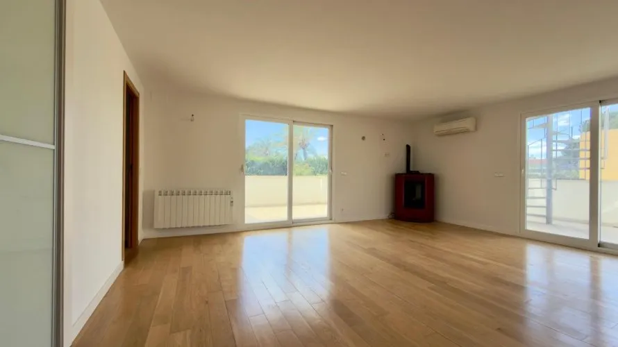 Сasa de 4 dormitorios en Albir, España No. 2464 № 27