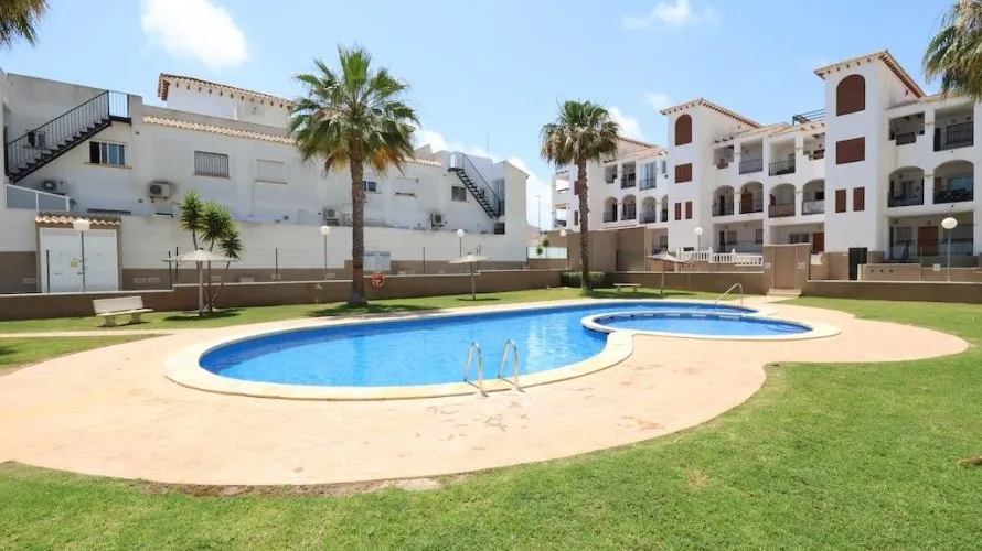 Dúplex de 2 dormitorios en Los Altos, España No. 2678