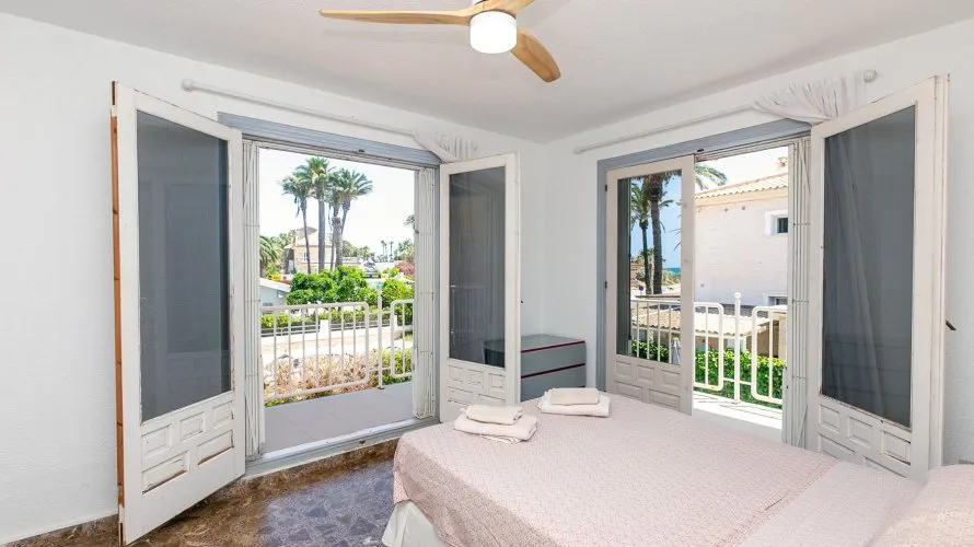 Villa de 293m² en La Zenia, España No. 2684