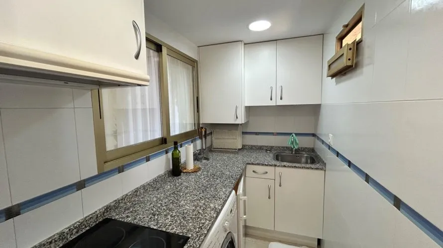 Apartamento de 1 dormitorio en Benidorm, España No. 2452 № 2