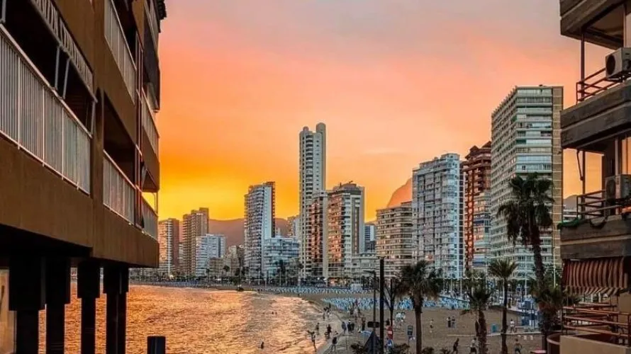 Apartamento de 1 dormitorio en Benidorm, España No. 2452 № 23