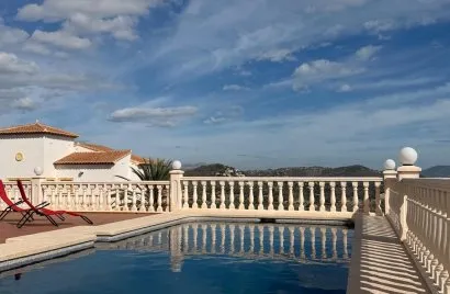 Villa de 384m² en Calpe, España No. 1519