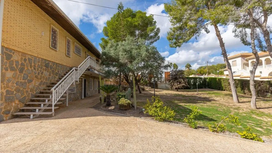 Villa de 5 dormitorios en Campoamor, España No. 2290 № 16