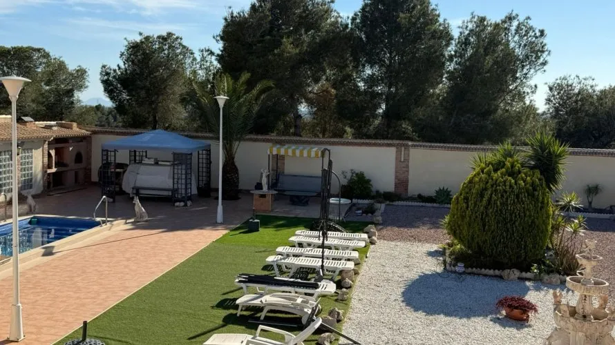 Villa de 4 dormitorios en Villamartin, España No. 2373 № 2