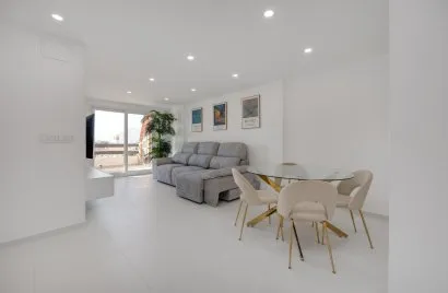 Apartamento de 3 dormitorios en Torrevieja, España No. 2193