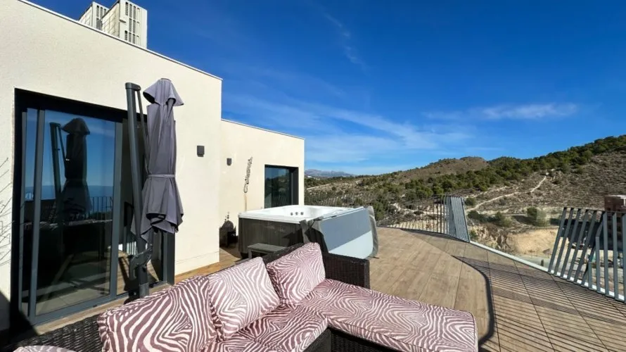 Ático de 3 dormitorios en Villajoyosa, España No. 1713 № 7