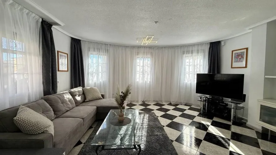 Villa de 4 dormitorios en Playa Flamenca II, España No. 1532 № 8